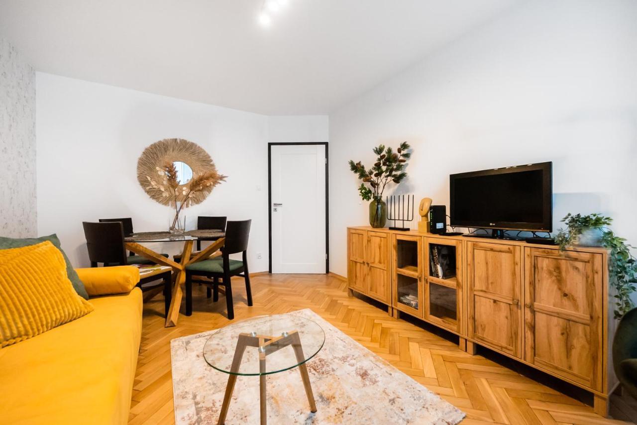 Metro Swietokrzyska Boho Aesthetic Apartment وارسو المظهر الخارجي الصورة