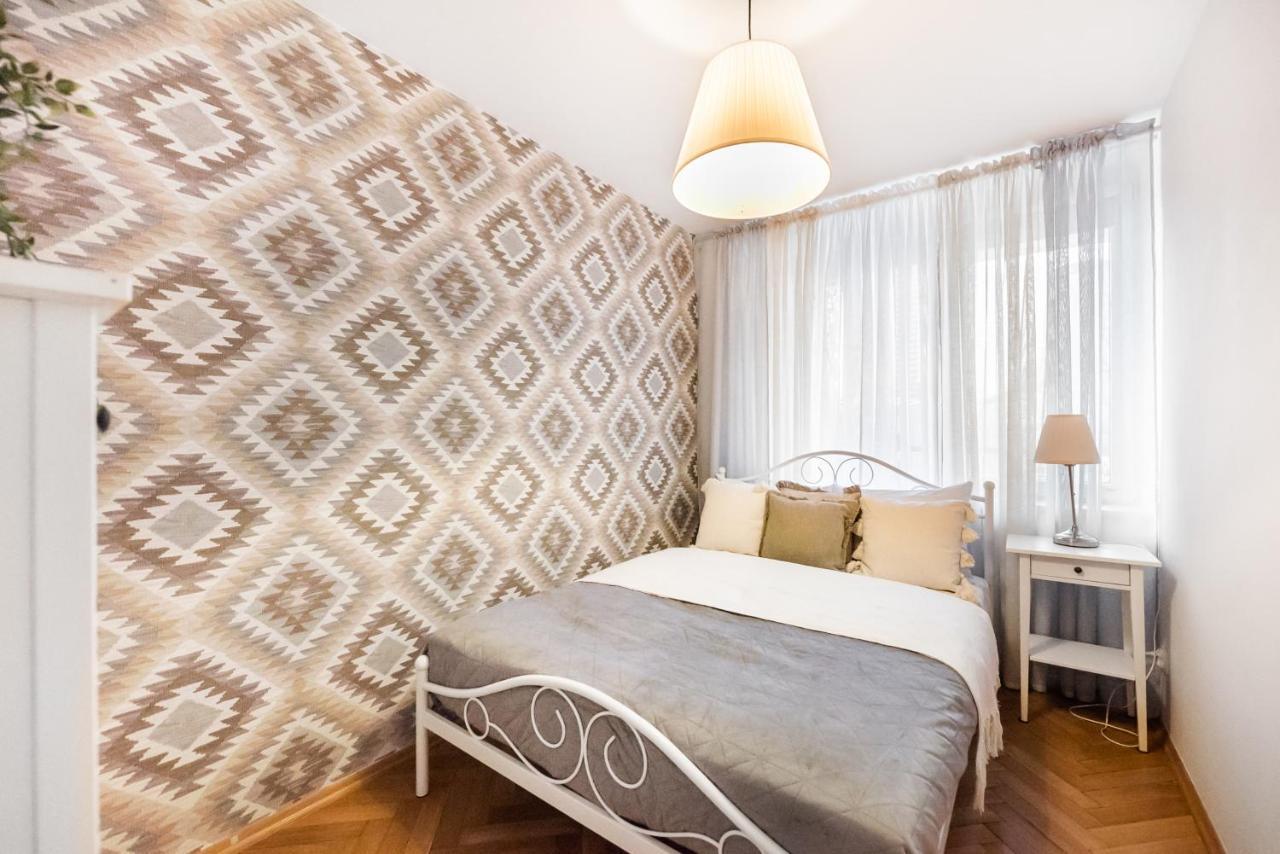 Metro Swietokrzyska Boho Aesthetic Apartment وارسو المظهر الخارجي الصورة