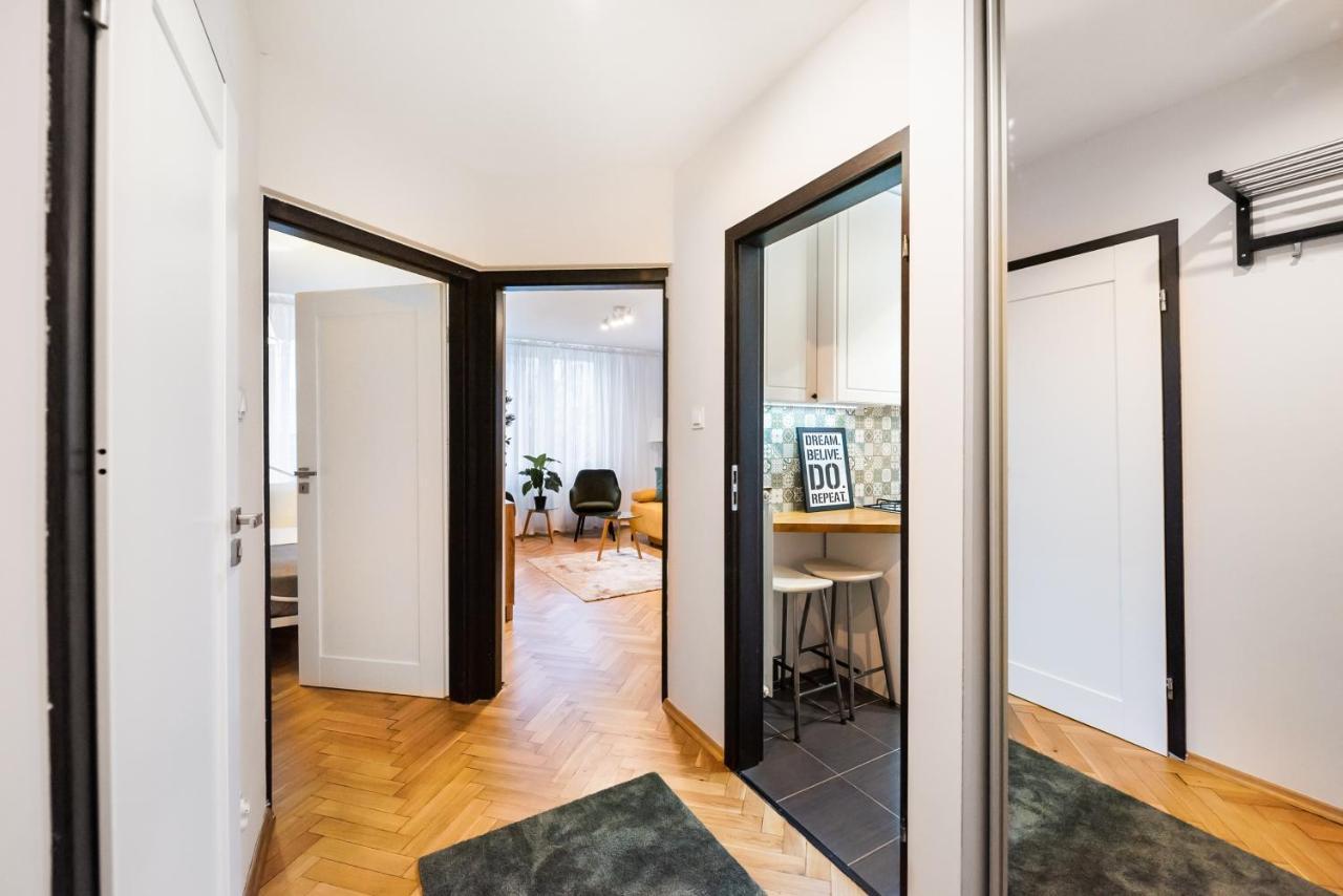 Metro Swietokrzyska Boho Aesthetic Apartment وارسو المظهر الخارجي الصورة