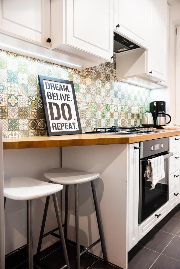 Metro Swietokrzyska Boho Aesthetic Apartment وارسو المظهر الخارجي الصورة