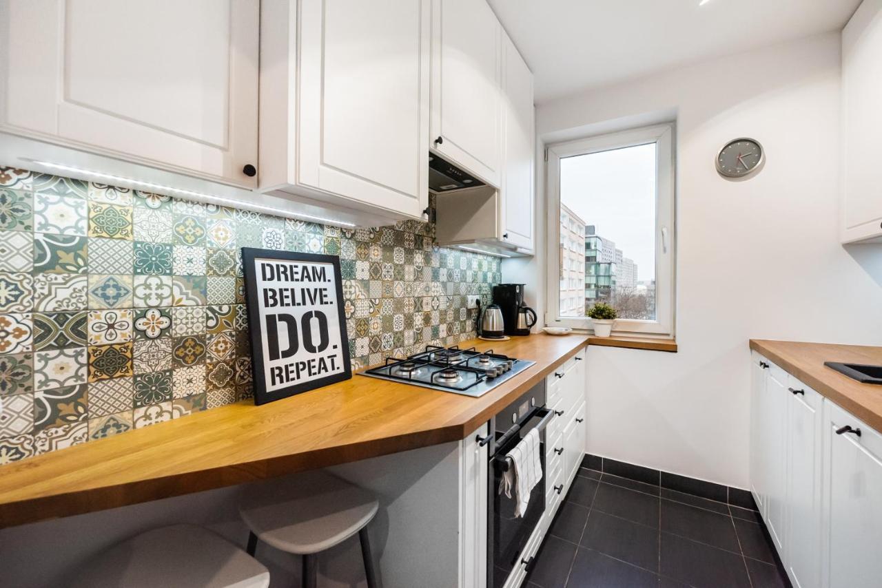 Metro Swietokrzyska Boho Aesthetic Apartment وارسو المظهر الخارجي الصورة